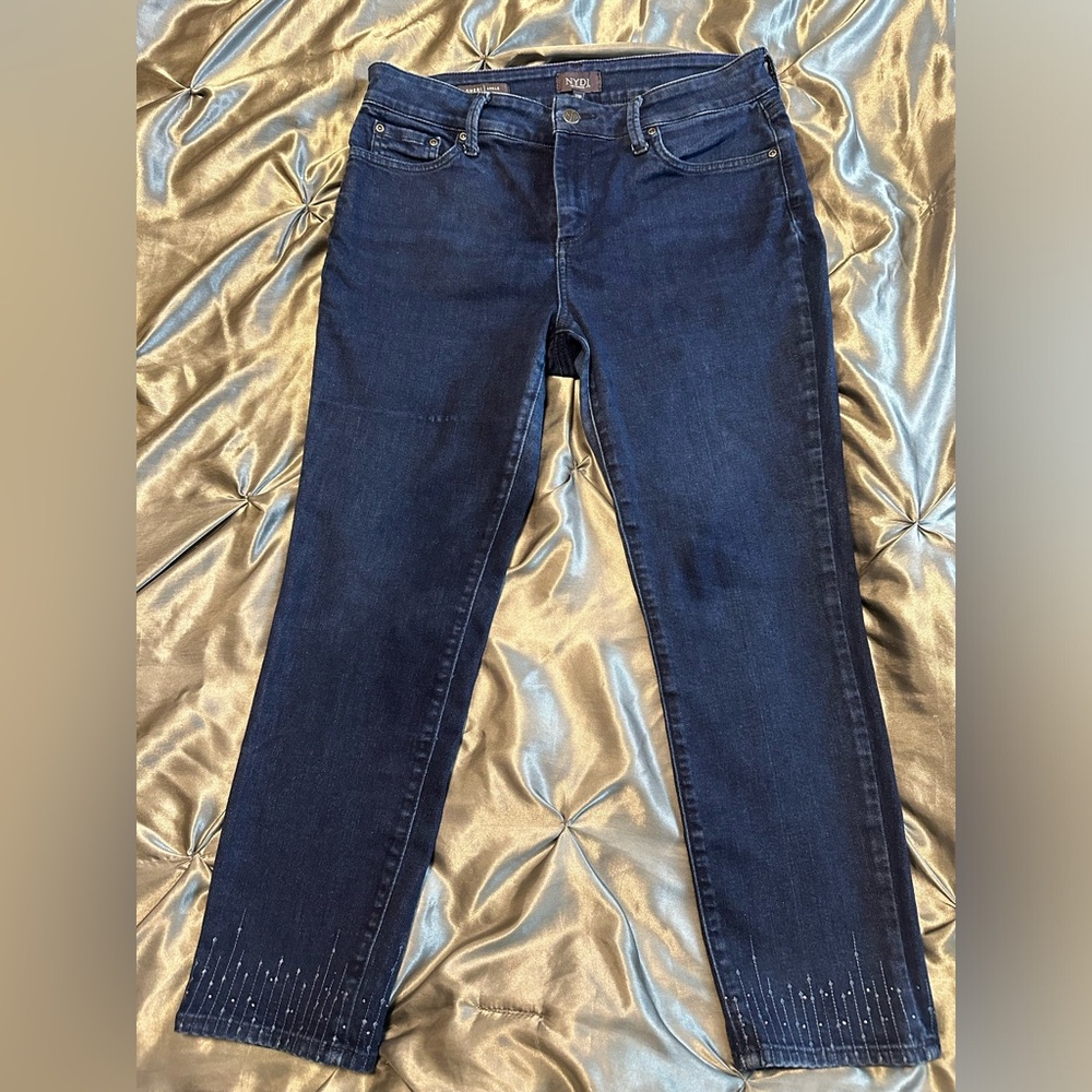 NYDJ in excellent condition. Sheri/ ankle. Lift x Tuck technology. Size 12P.
